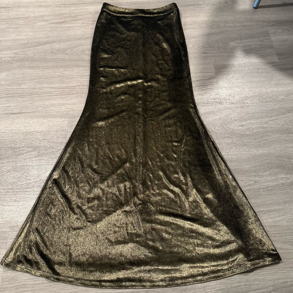 UO Silence + Noise Gold Metallic Velvet Maxi Skirt
